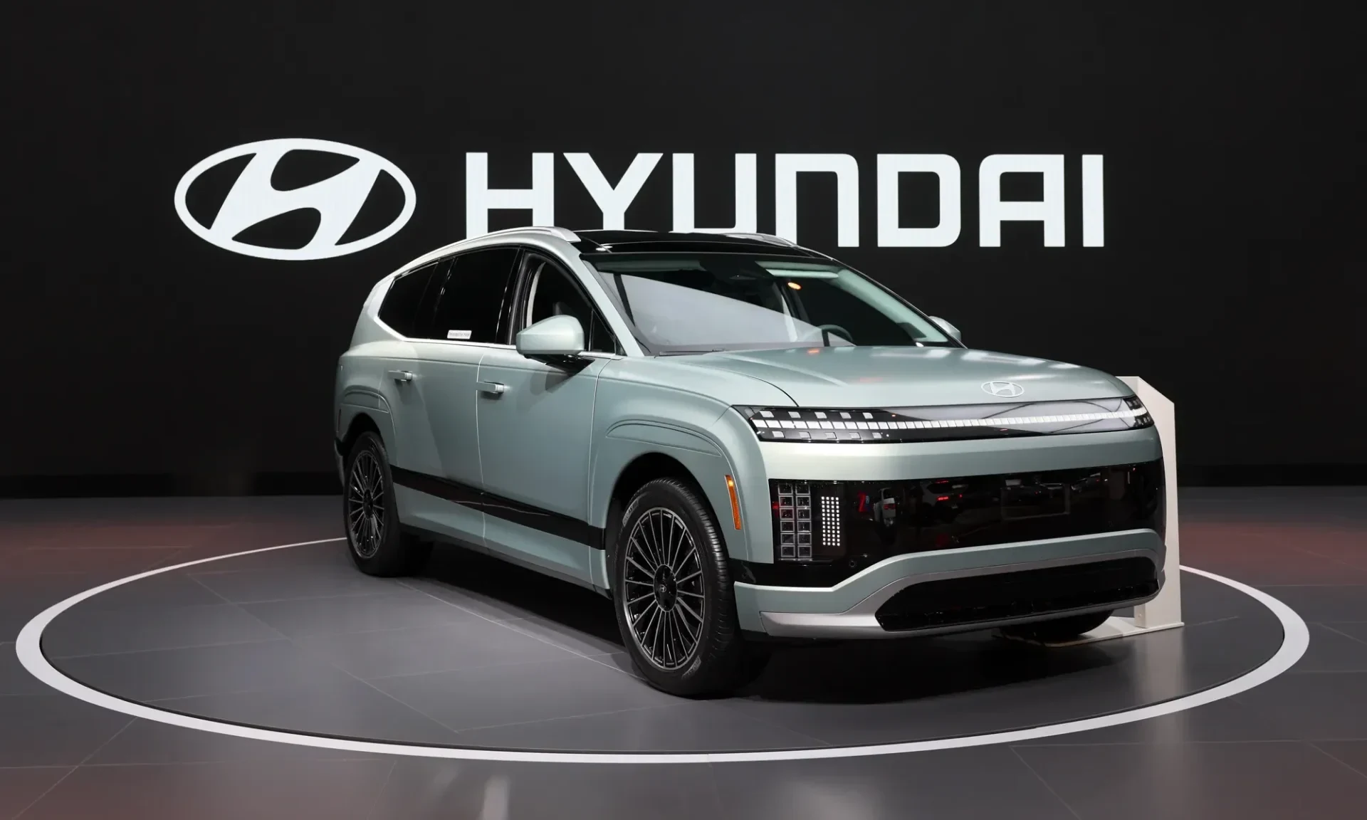 Hyundai Solid-State Battery Breakthrough: Game-Changer Against Tesla in 2025 EV War